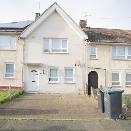 Three Bedroom House Newly Renovated Close To Gravesend Town Center Blue Water Stratford Westfield And 33 Mins To Kings Cross On Southeastern Javelin Line Exteriör bild